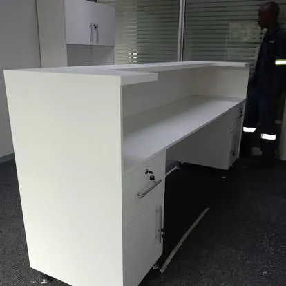 MK team member with a finished reception counter