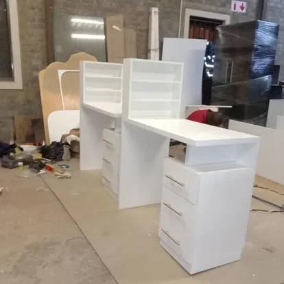 Salon project: salon nail desk