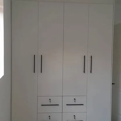 Wardrobes project: wardrobe white drawers